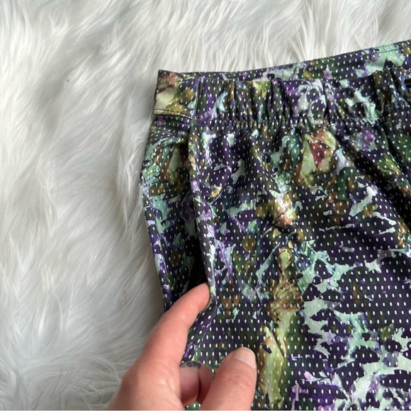 Lululemon Jet Crop Floral Sport Multi Colored, Size 10 - Picture 4 of 9